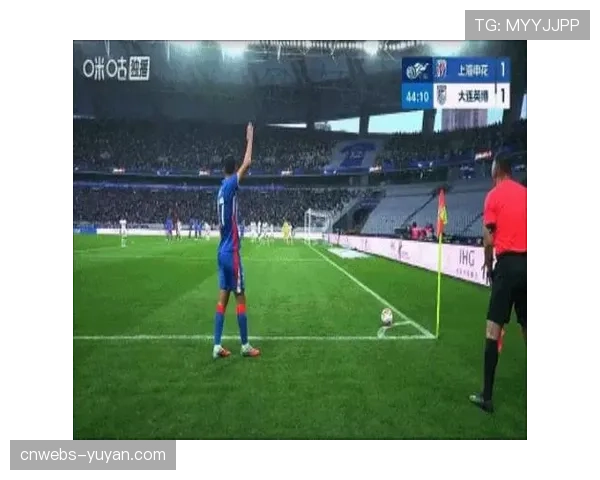 拉唐头球破门瞬间，申花球迷看台陷入狂欢